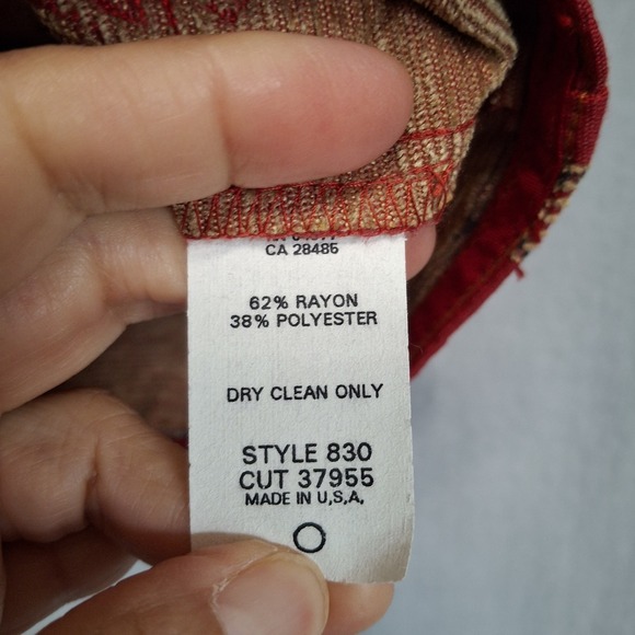 Vintage Cabi Women's Medium Embroidered Vest Red Zip Oriental Red Gold Tapestry - Picture 3 of 9